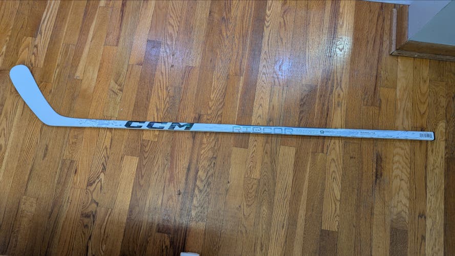 Intermediate CCM RibCor Trigger 9 Pro Right Handed Hockey Stick P29 (New)
