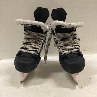 Used CCM TACKS Junior Hockey Skate Junior 03 11725-S000489756