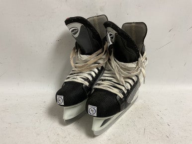 Used CCM POWERLINE 550 Junior Hockey Skate Junior 04 11855-S000188931