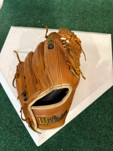 Wilson RH Infield A2000 Baseball Glove 11.5" (Used)