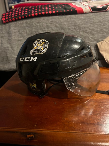 USHL Green Bay Gamblers Medium CCM Vector V08 Helmet Pro Stock (Used)