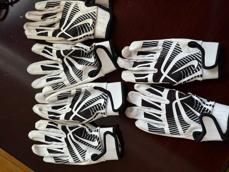 3 Pairs Of Youth Nike Hyperdiamond Batting Gloves (Used)