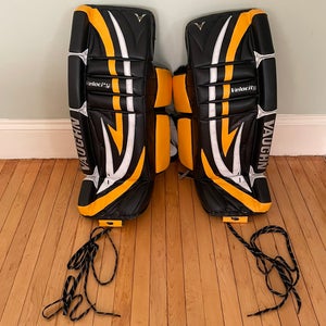 32"  Vaughn Velocity V5 7800 Goalie Leg Pads Pro Stock (Used)