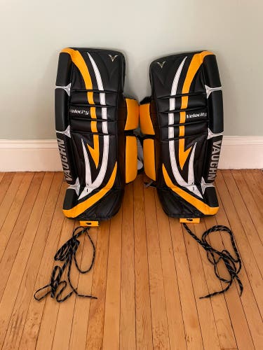 32"  Vaughn Velocity V5 7800 Goalie Leg Pads Pro Stock (Used)