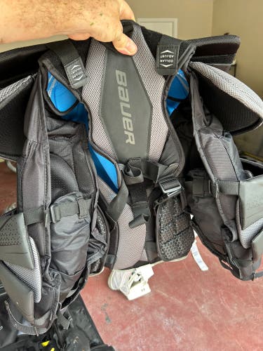 Small  2023 Bauer Elite Goalie Chest Protector  (Used)