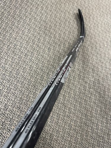 2-Pack CCM Tacks XF 70 40 Flex P29 curve right hand sticks