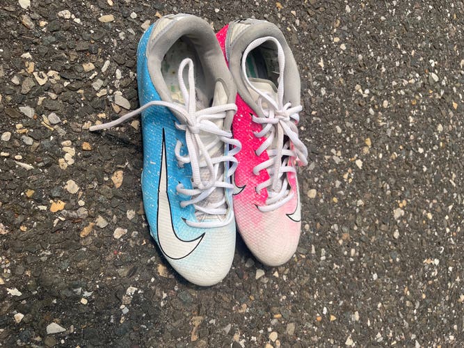 Men's Size M 10.5 (W 11.5) Adult Nike Low Top (Used)