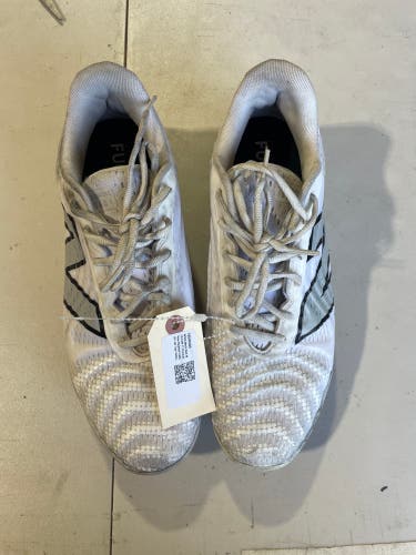 White Men's Size M 10.0 (W 11.0) Adult New Balance FuelCell Low Top Footwear Molded Cleats (Used)