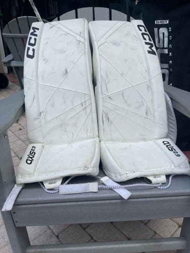 32"  2023 CCM Axis 2.9 Goalie Leg Pads  (Used)
