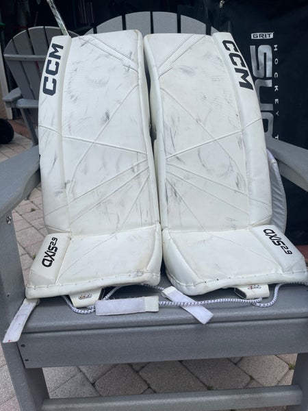 32"  2023 CCM Axis 2.9 Goalie Leg Pads  (Used)