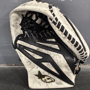 White Junior Brian's G-Netik 8.0 Goalie Glove
