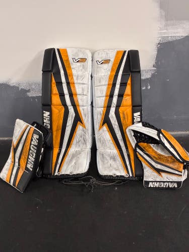 26" Junior Vaughn V9 Goalie Full Set Regular (Used)