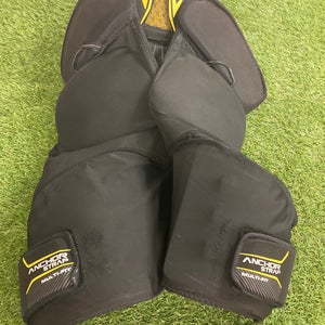Senior Medium Bauer Supreme TotalOne MX3 Girdle (Used)