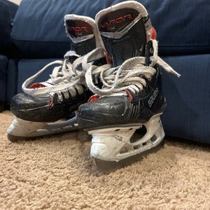 Bauer Vapor X4 Hockey Skates Size 4 (Used)