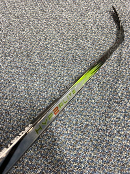 Junior Bauer Hyperlite 2 Hockey Stick Right Handed P92 (59")