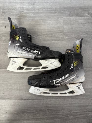 Bauer Vapor Hyperlite 2 Hockey Skates Regular Width Pro Stock Hvorka 13 (Used)