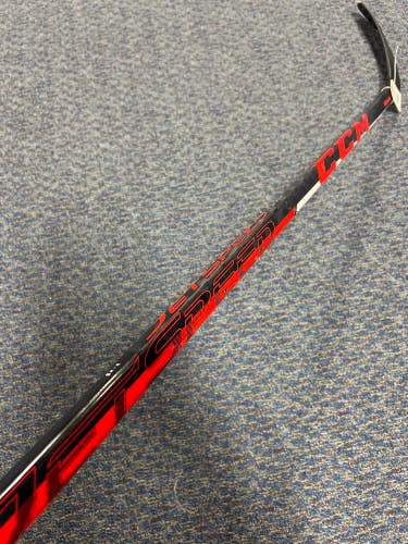 Intermediate CCM JetSpeed Team Hockey Stick Right Handed P28 (Used)