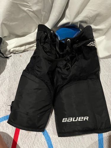 Medium Junior Bauer MS-1 Hockey Pants (Used)