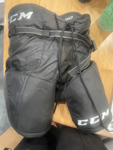 Youth Large CCM Tacks 9550 Hockey Pants (Used)