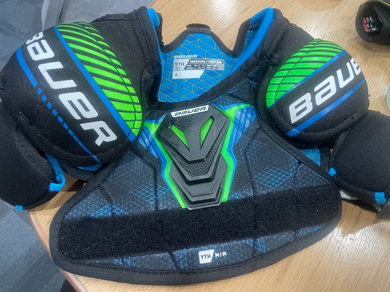 Medium Youth Bauer Shoulder Pads (Used)