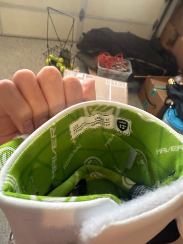 Maverik M6 Goalie Gloves Large (will Fit Most XL)