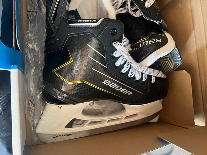 2024 Bauer Supreme M40 Hockey Skates Regular Width 8