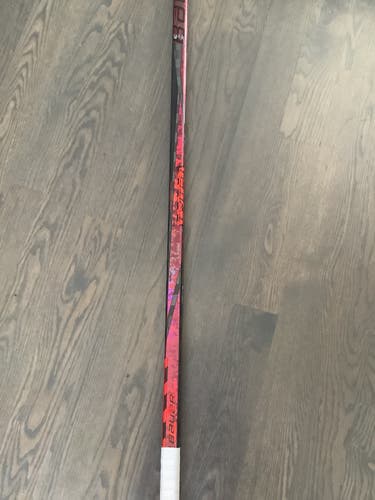 Intermediate Bauer Twitch Left Hand Hockey Stick P28 (Used)