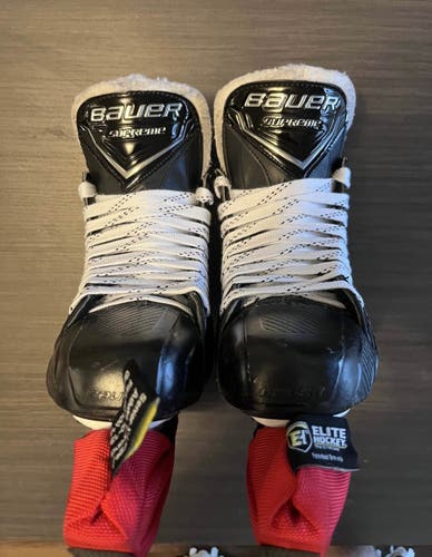 Bauer Supreme Matrix Hockey Skates Size 6.5 (Used)