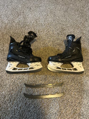Bauer Supreme Mach Hockey Skates Wide Width   Size 5.5 (Used)