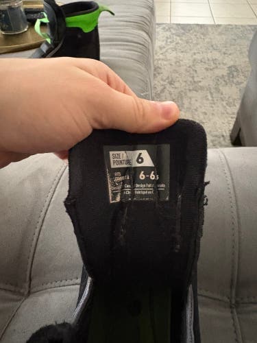 Bauer Konekt HF2 Hockey Goalie Skates   6 (Used)
