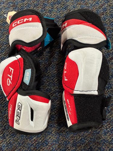 Junior Medium CCM Jetspeed ft6 Elbow Pads (Used)