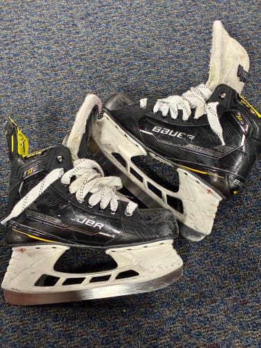 Senior Bauer Supreme M4 Hockey Skates Size 6.5 (Used)