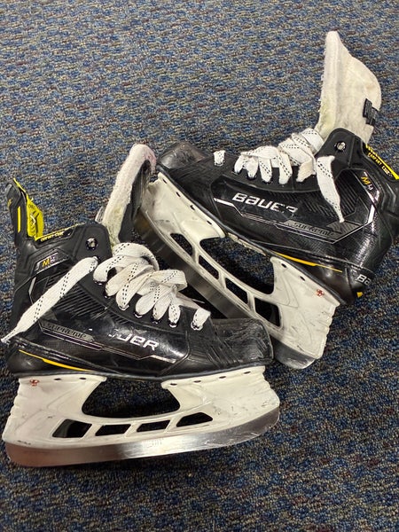 Senior Bauer Supreme M4 Hockey Skates Size 6.5 (Used)