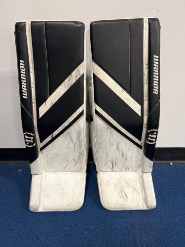 30" Junior Warrior Ritual g6 Goalie Leg Pads (Used)