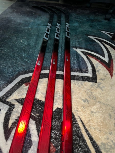 Senior CCM JetSpeed FT8 Pro Right Handed Hockey Stick P28  (New)
