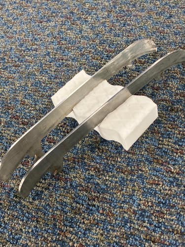 Step Steel Holders, Runners, & Replacement Steel Blades 246 mm (Used)