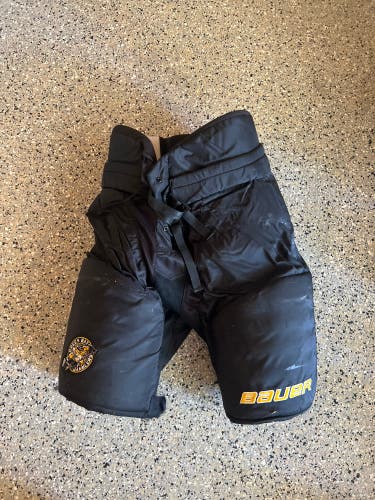 Medium Senior Bauer Hockey Pants (Used)