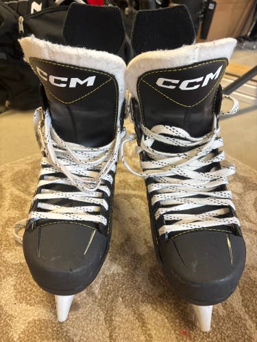 CCM Tacks AS-550 Hockey Skates  Size 8 (Used)