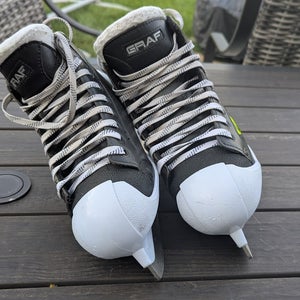 Goalie Graf Supra G4500 Hockey Skates Regular Width 5 (Used)