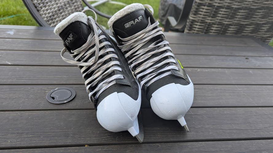Goalie Graf Supra G4500 Hockey Skates Regular Width 5 (Used)