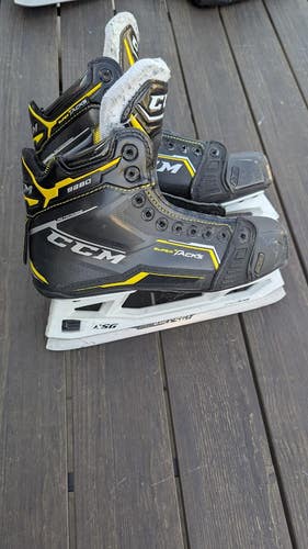 Goalie CCM Super Tacks 9380 Hockey Skates Regular Width Size 6.5 (Used)