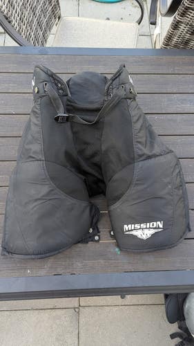 Senior XL Mission Hockey Pants (Used)