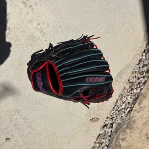 Wilson RH Infield A2000 Baseball Glove 11" (Used)