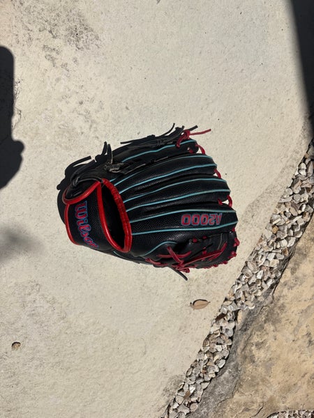 Wilson RH Infield A2000 Baseball Glove 11" (Used)