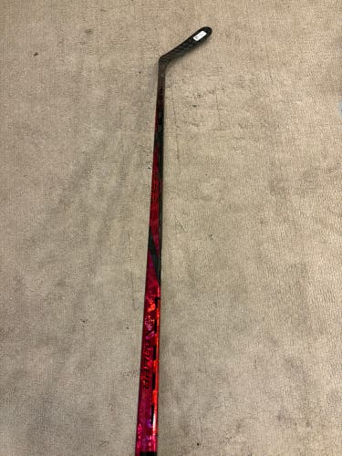 Brand new Bauer Twitch (Red) - Right Handed - P92