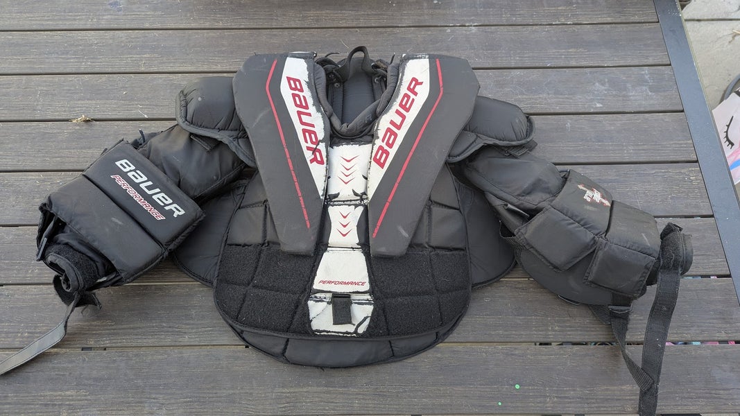 Medium 2008 Bauer Performance Goalie Chest Protector (Used)