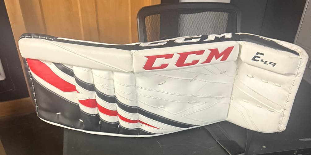 34"  CCM Extreme flex 4.9 Goalie Leg Pads (Used)