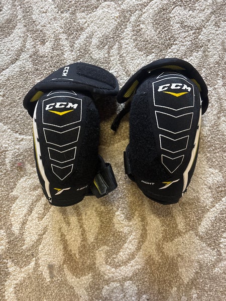 Large Junior CCM Tacks Elbow Pads  (Used)