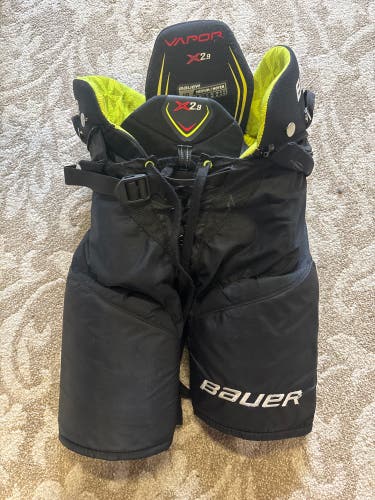 Medium Junior Bauer Vapor X2.9 Hockey Pants  (Used)