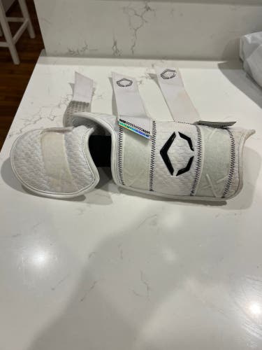 White EvoShield Leg guard Shin Guards (Used)